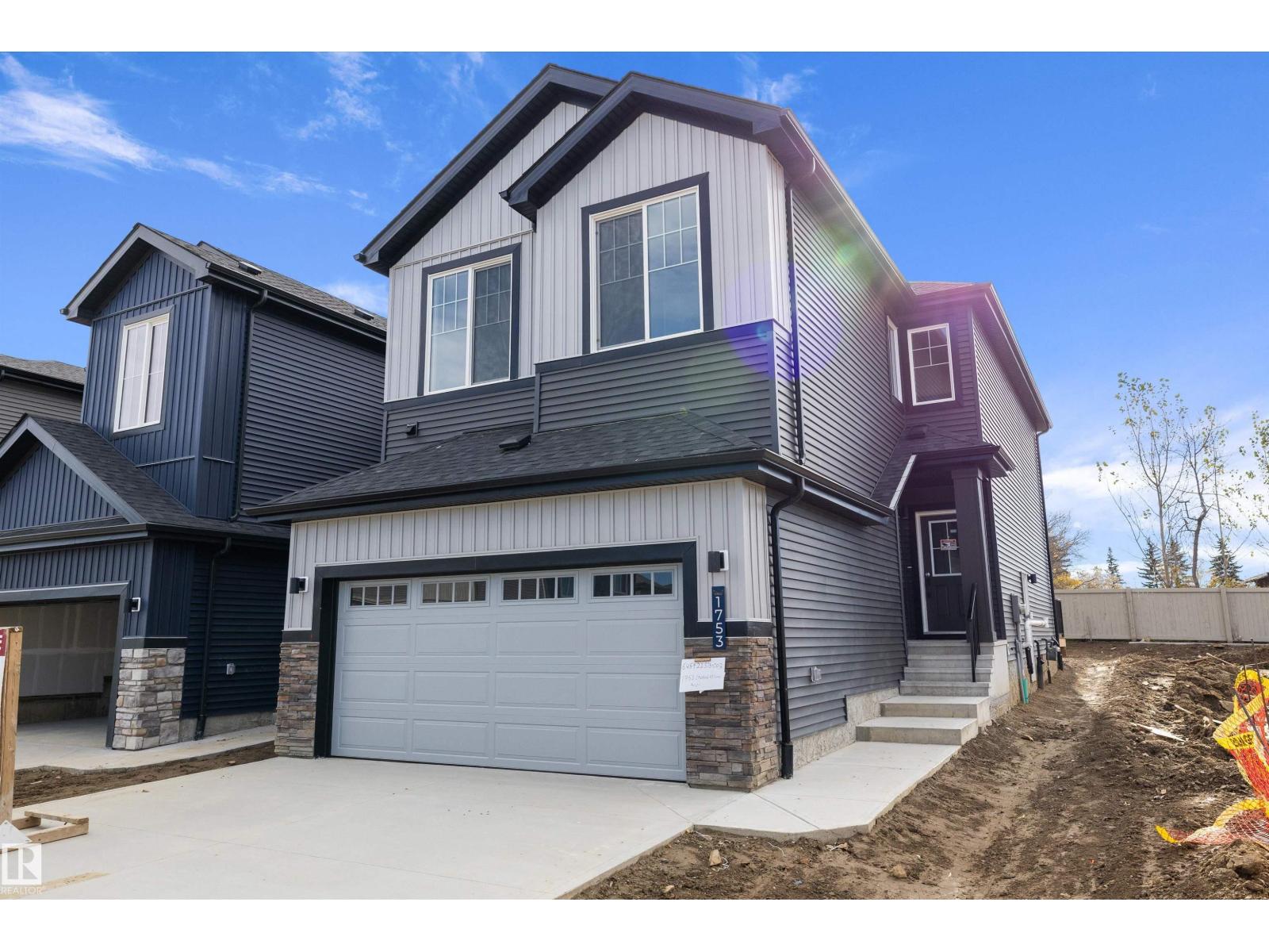 1753 Crossbill LO NW NW Property Photo 1