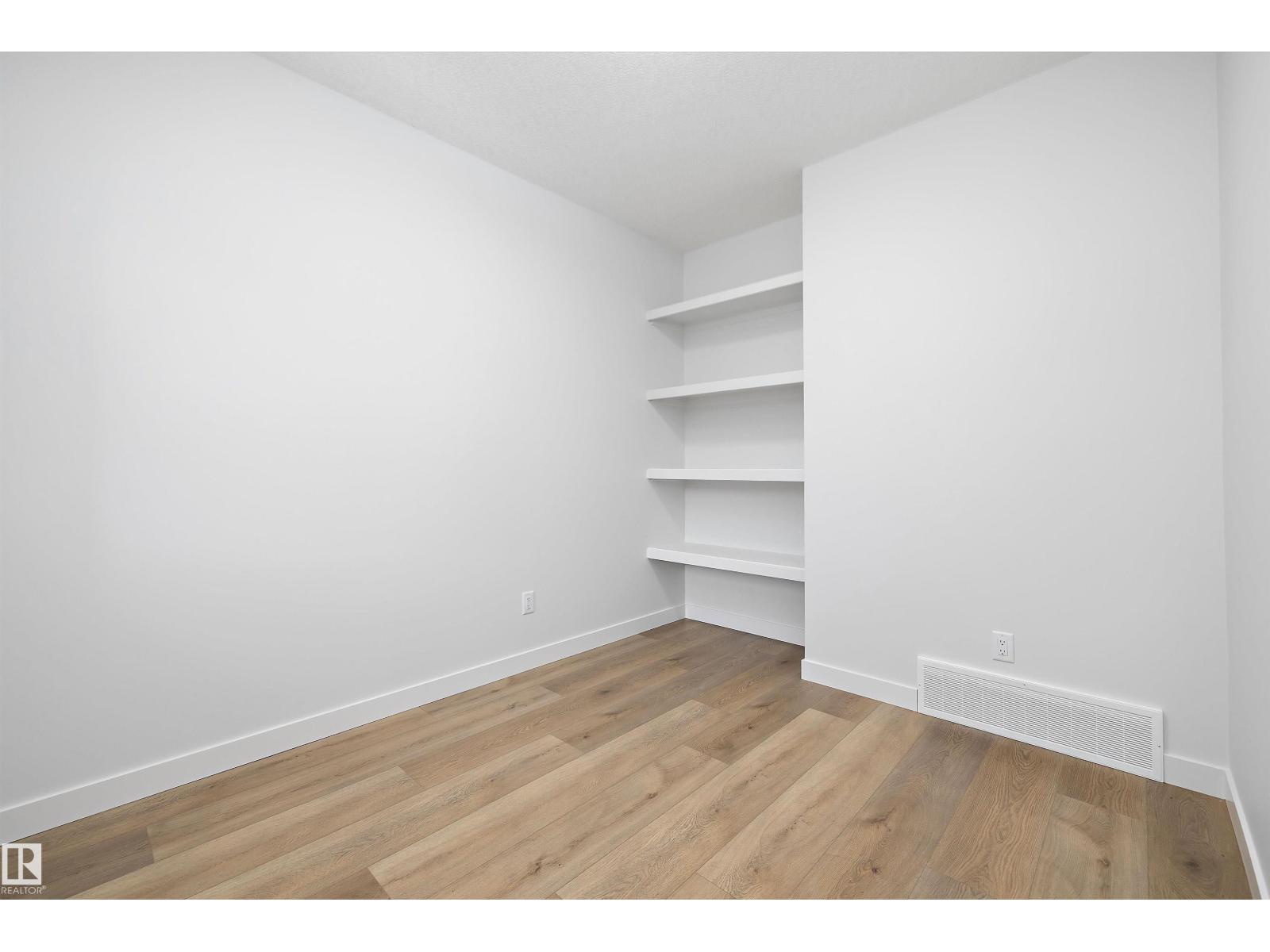 1753 Crossbill Lo Nw Nw Property Photo 4