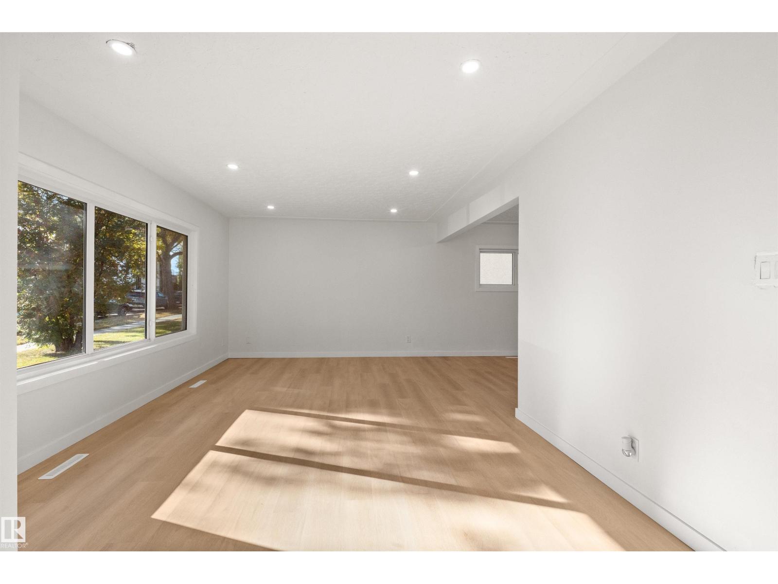 10428 64 Av Nw Nw Property Photo 4