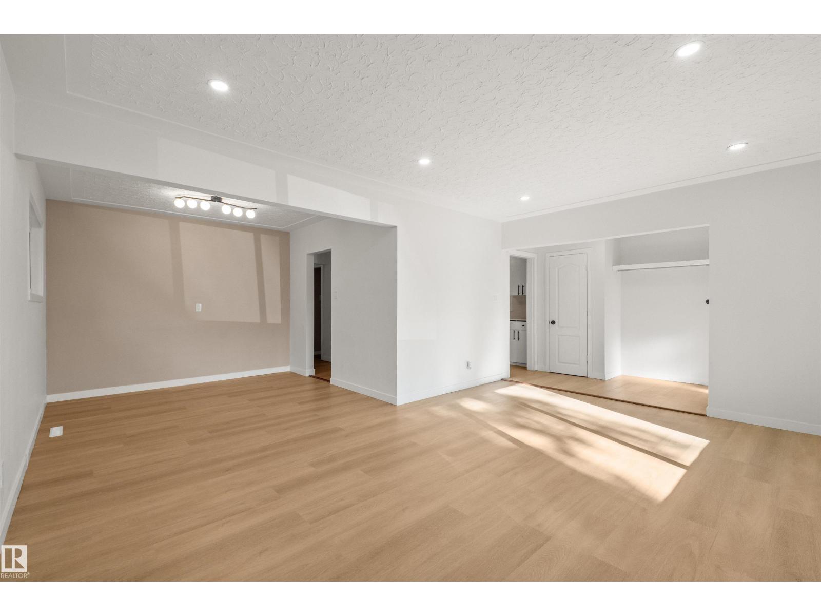 10428 64 Av Nw Nw Property Photo 7