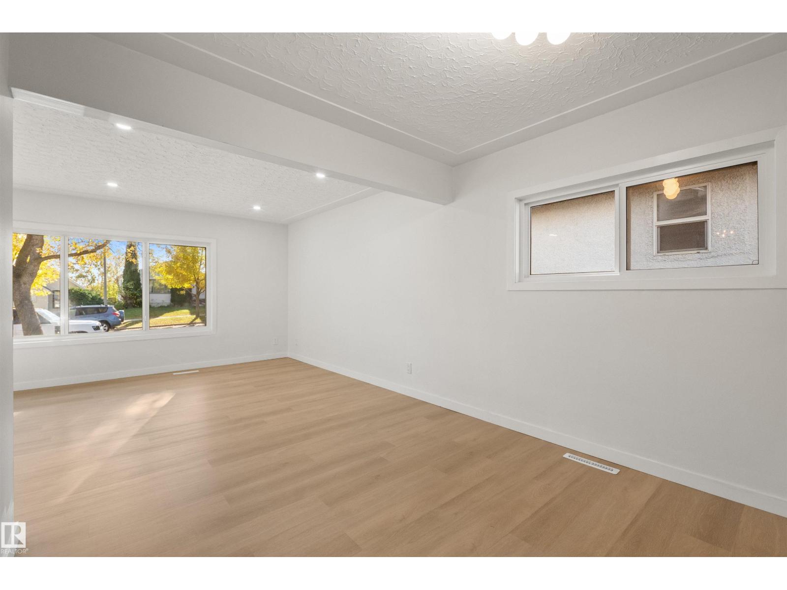 10428 64 Av Nw Nw Property Photo 10