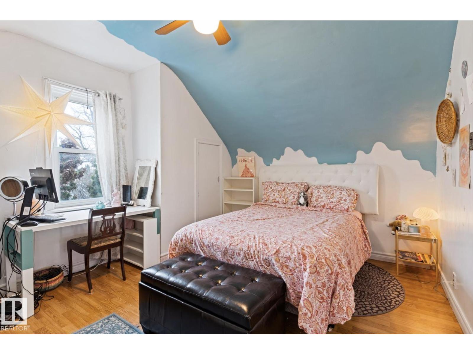 7703 77 Av Nw Property Photo 17