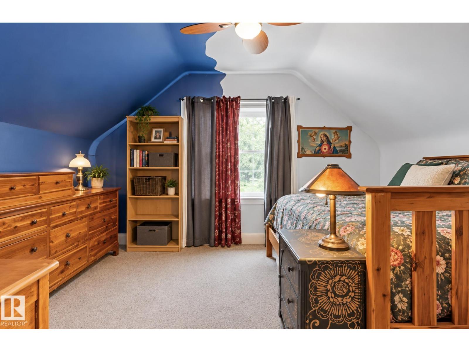7703 77 Av Nw Property Photo 18