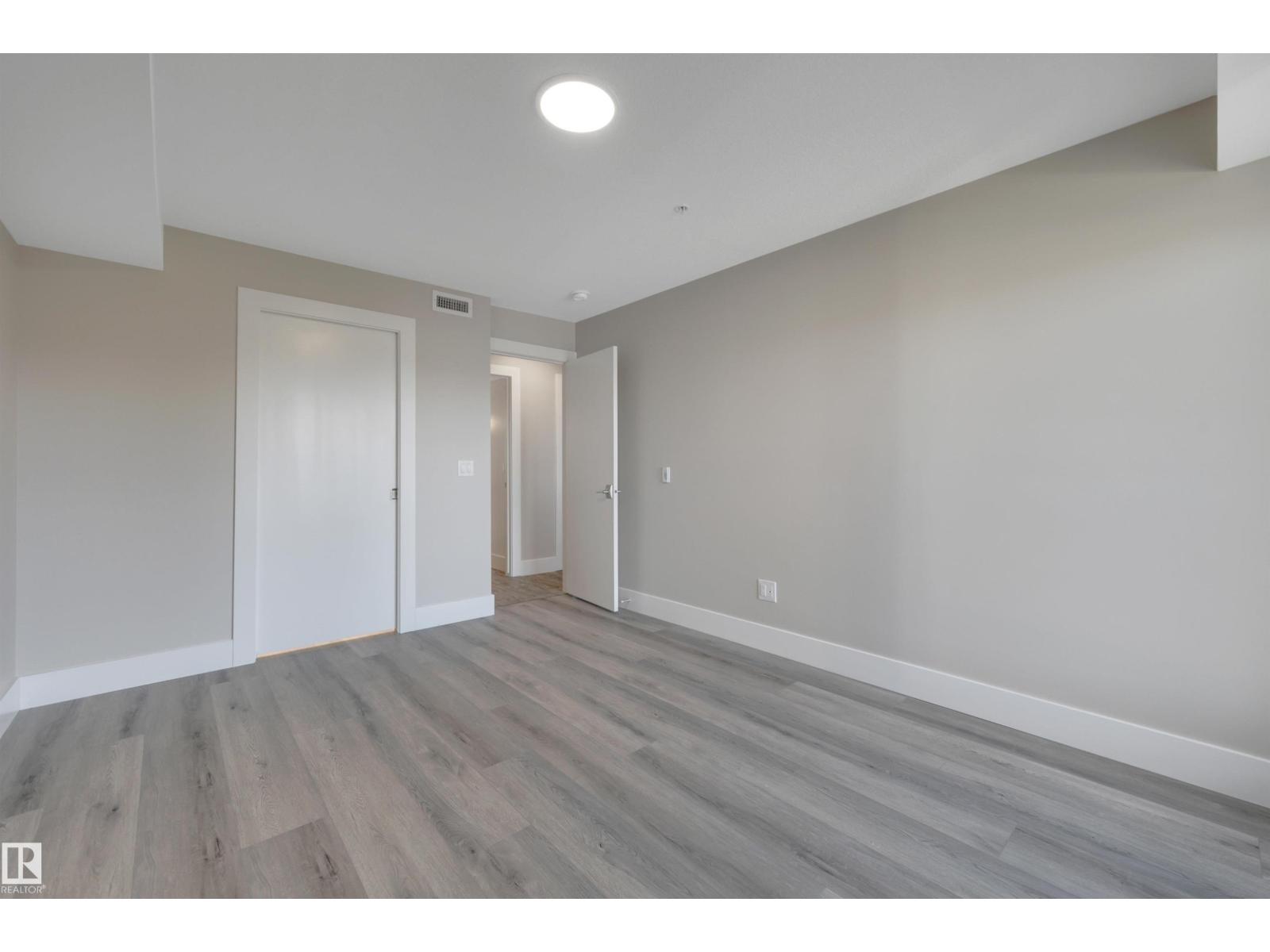 #310 9504 182 St Nw Property Photo 14
