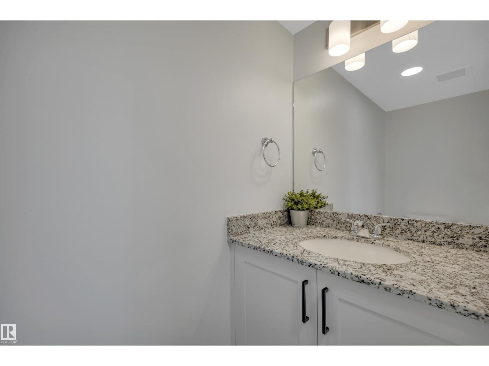 #310 9504 182 St Nw Property Photo 16
