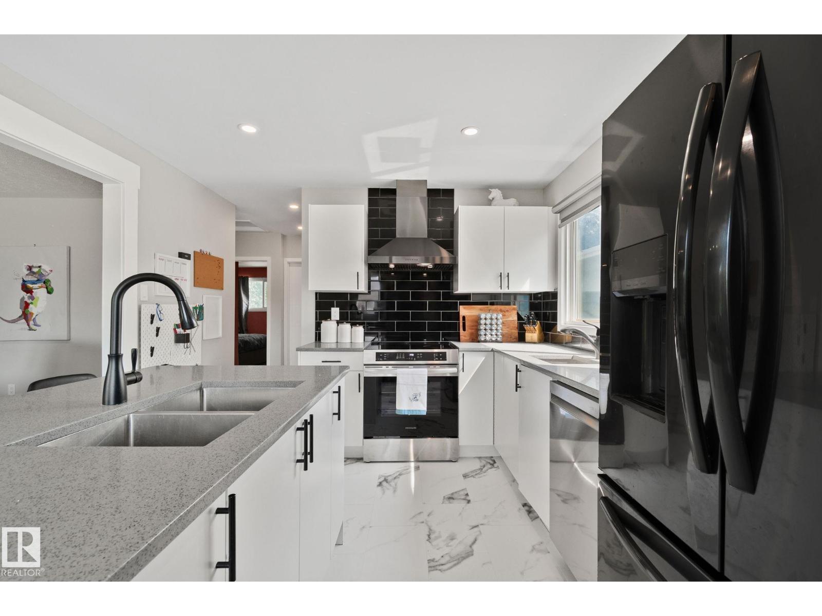 4723 105 St Nw Property Photo 5