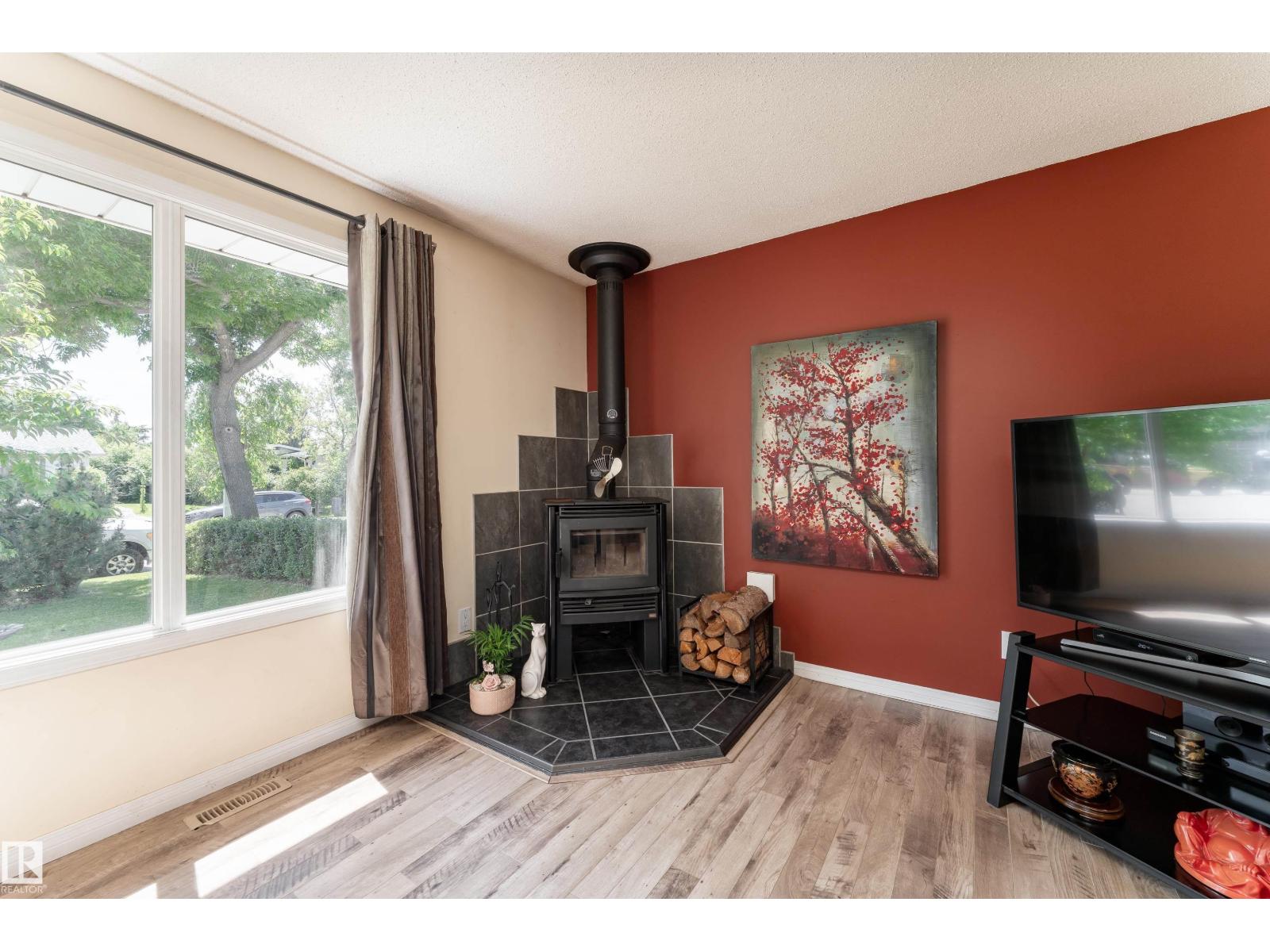 7 Camelot Cr Property Photo 6