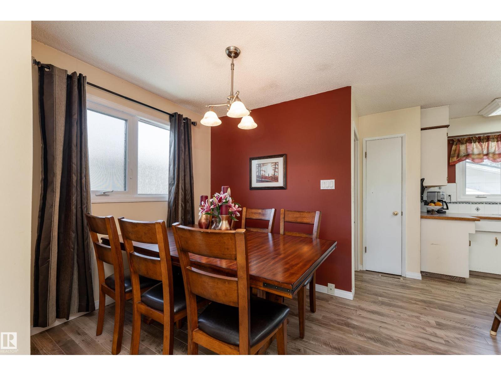 7 Camelot Cr Property Photo 8