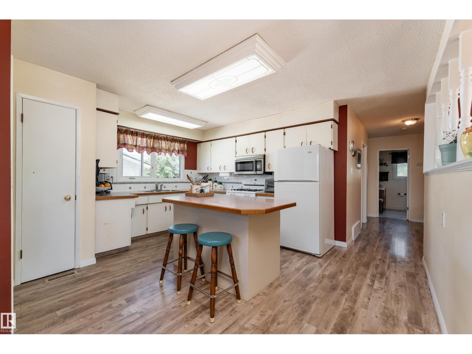 7 Camelot Cr Property Photo 9