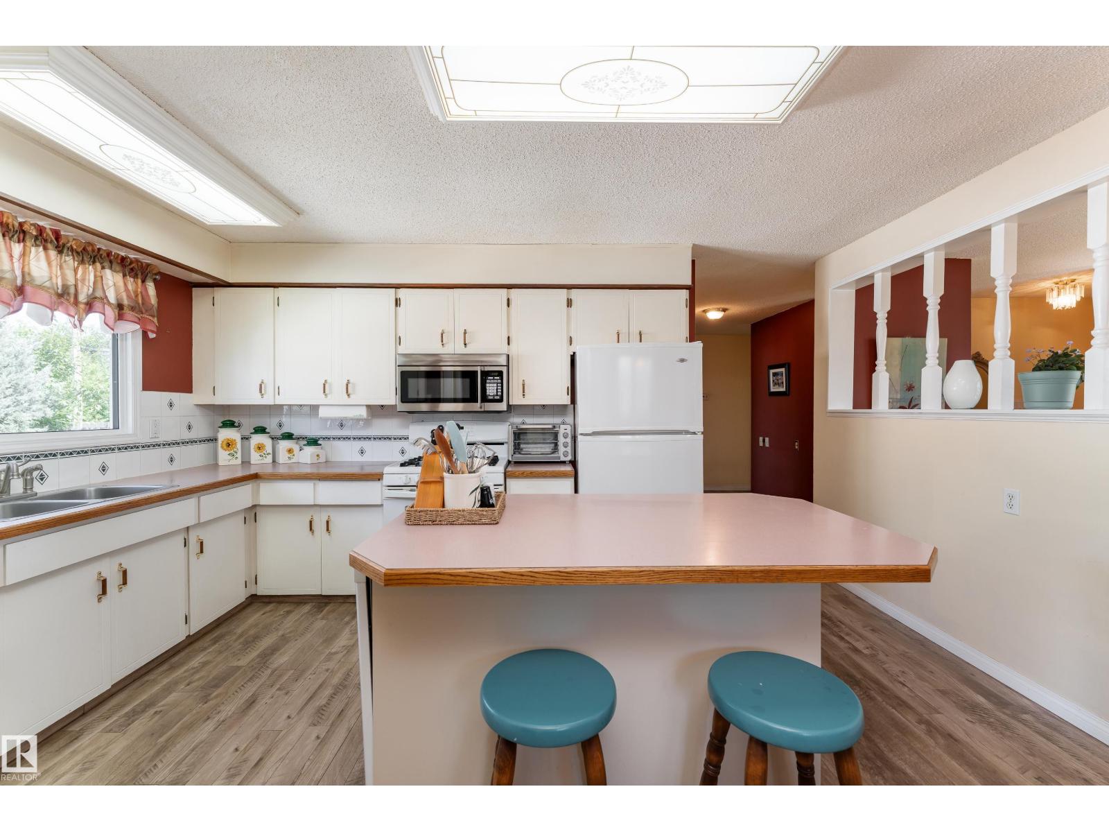 7 Camelot Cr Property Photo 12