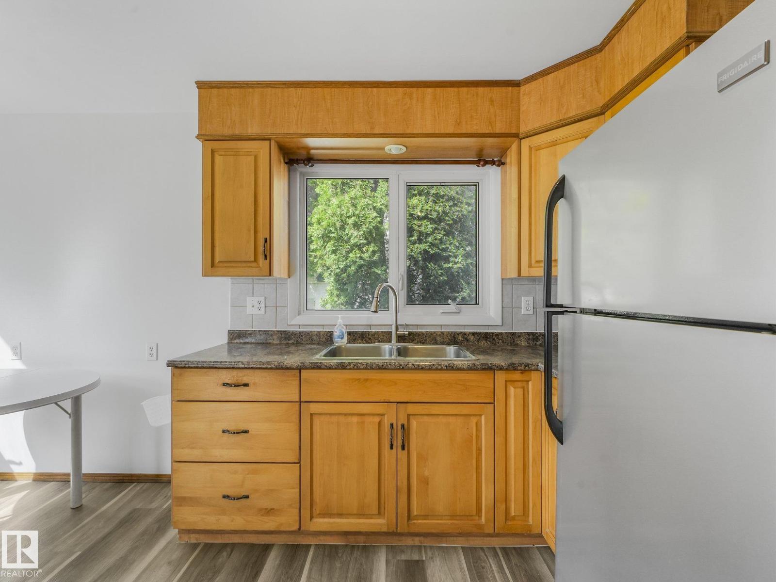 16428 88 Av Nw Property Photo 13