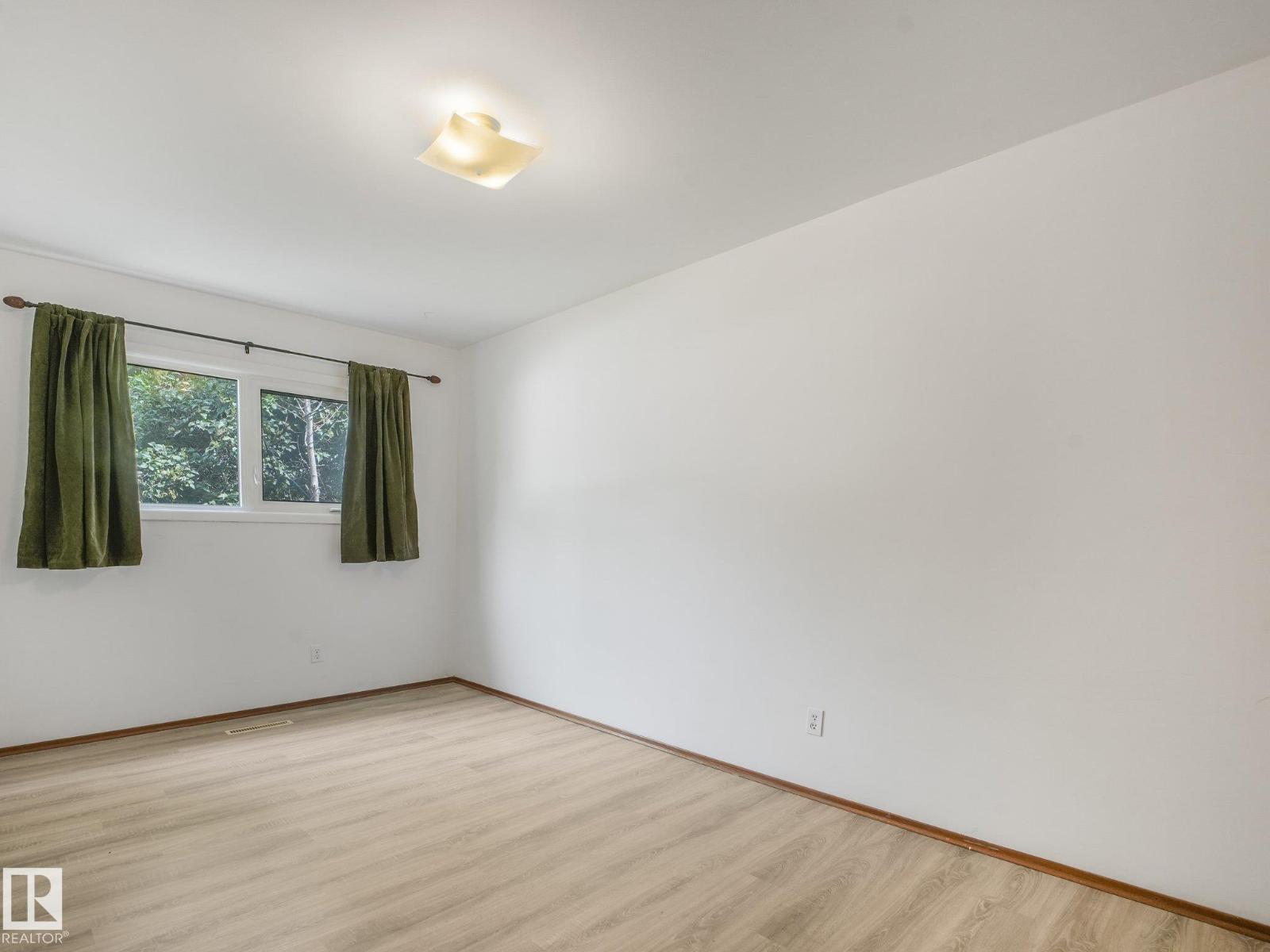 16428 88 Av Nw Property Photo 14