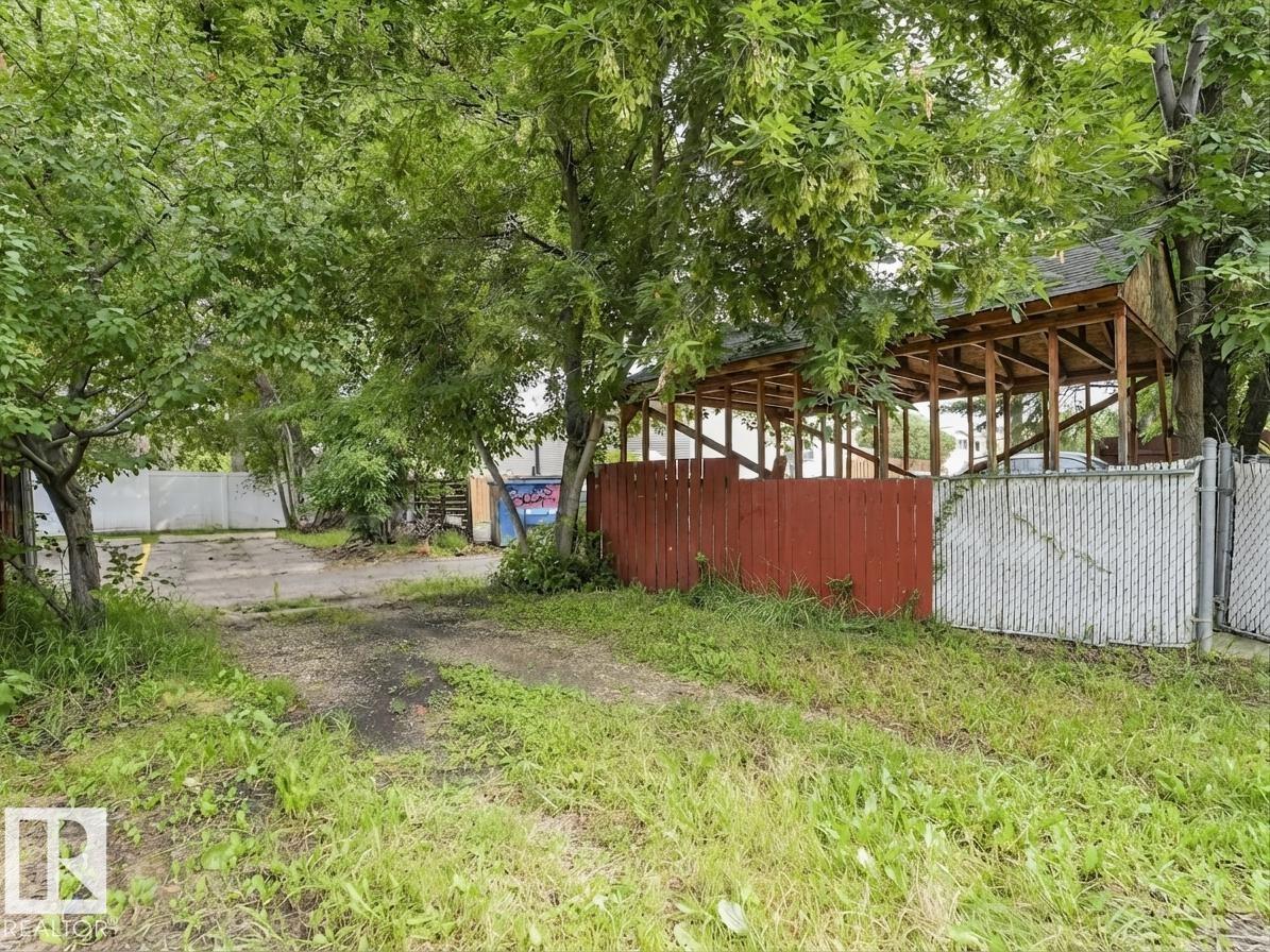 16428 88 Av Nw Property Photo 32