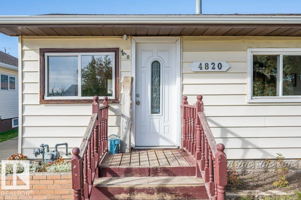 4820 49 St Property Photo 5