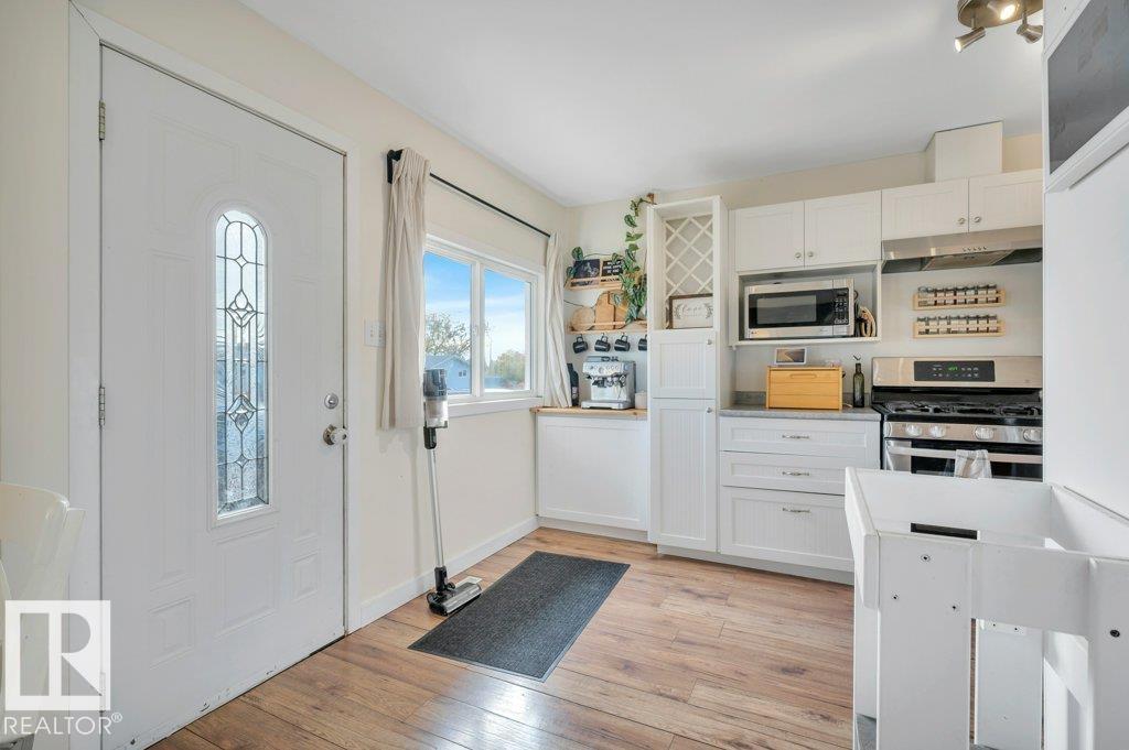 4820 49 St Property Photo 6
