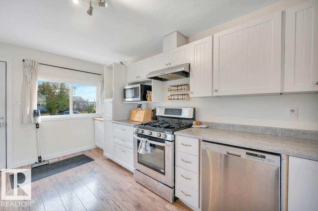 4820 49 St Property Photo 12