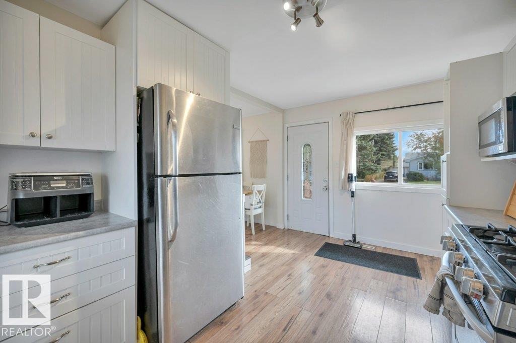 4820 49 St Property Photo 13