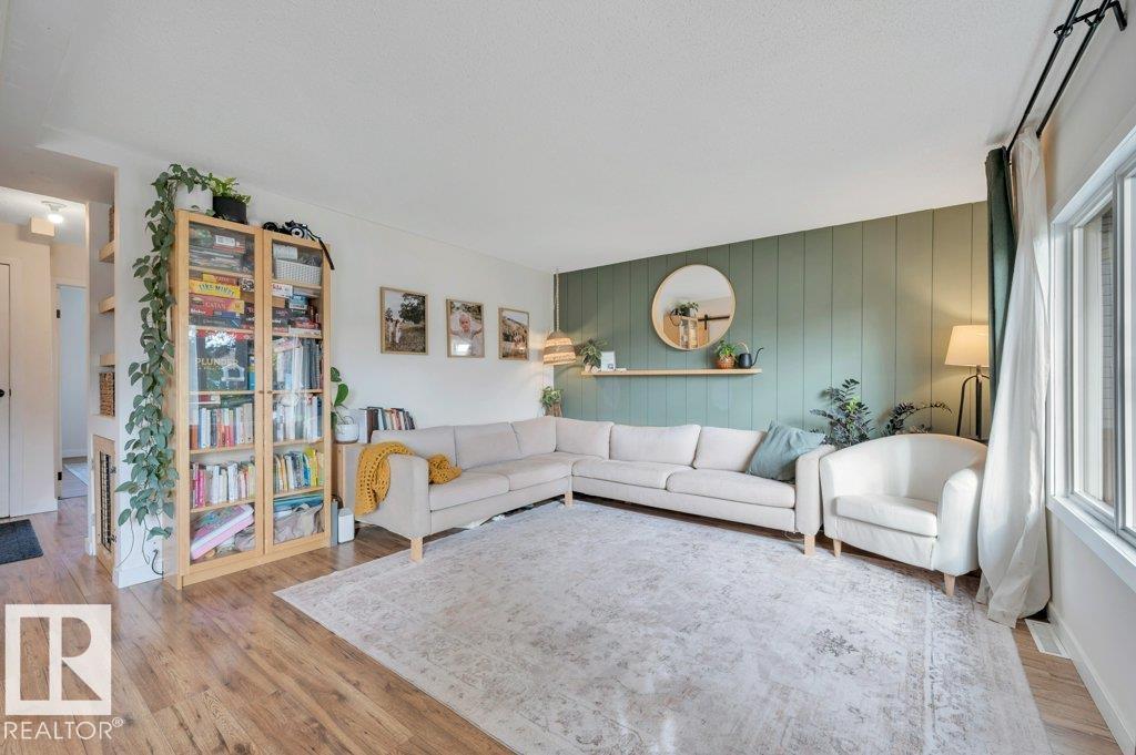 4820 49 St Property Photo 17