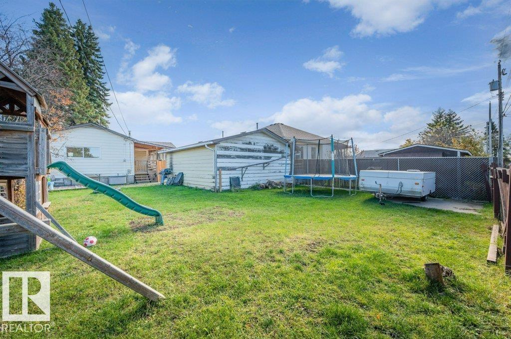 4820 49 St Property Photo 49