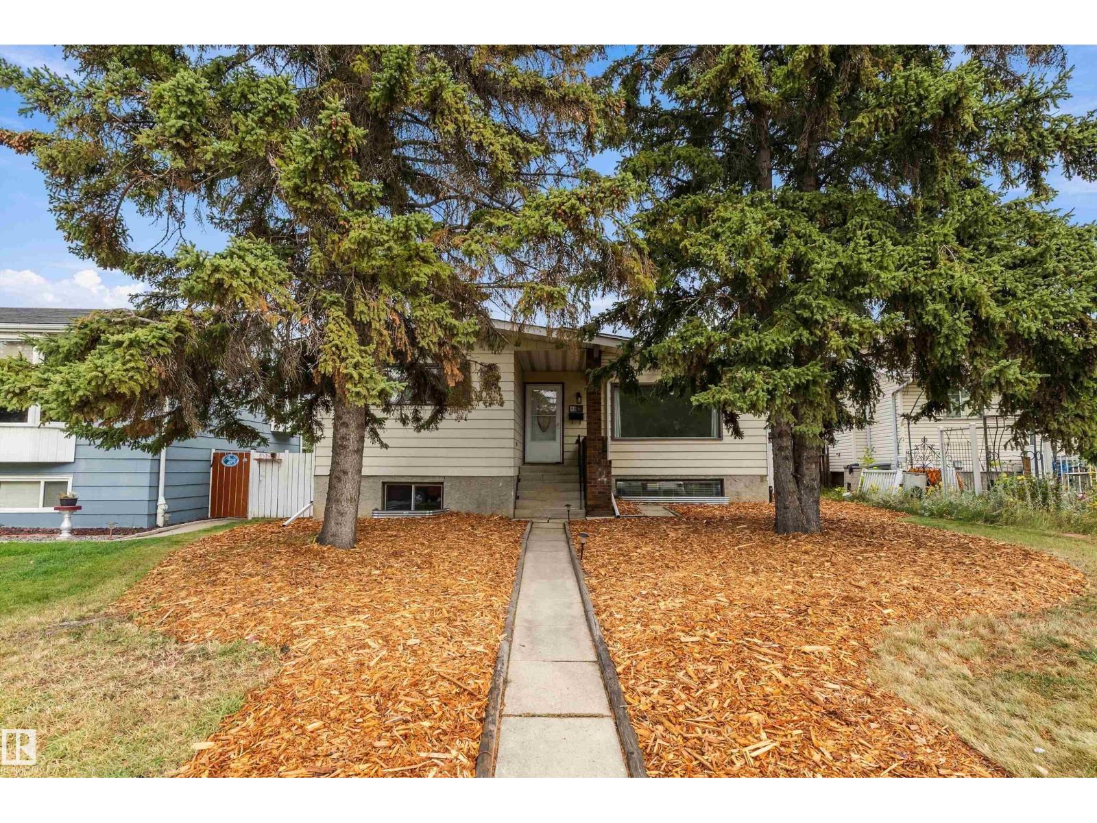 8612 30 Av Nw Nw Property Photo 3