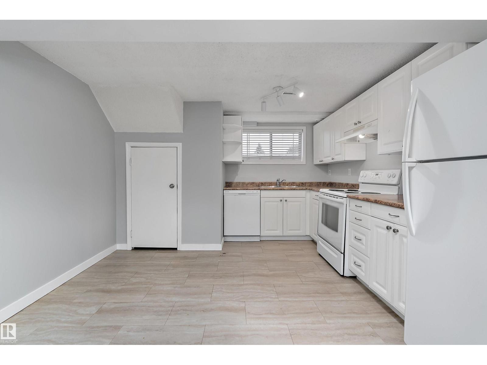 8612 30 Av Nw Nw Property Photo 39