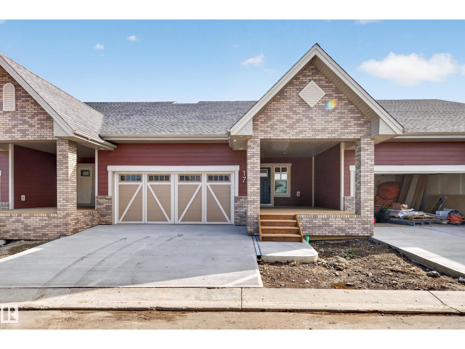 #17 120 Hillshire Bv Property Photo 1