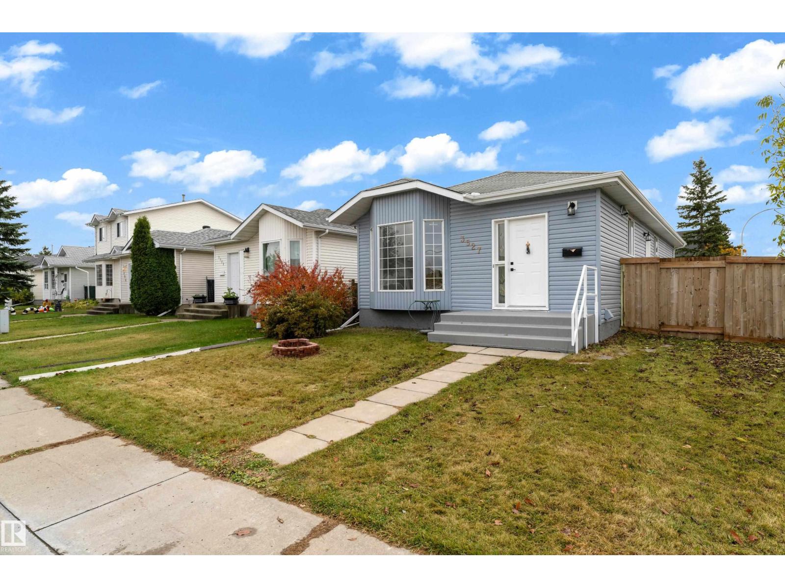 3527 44a Av Nw Property Photo 2