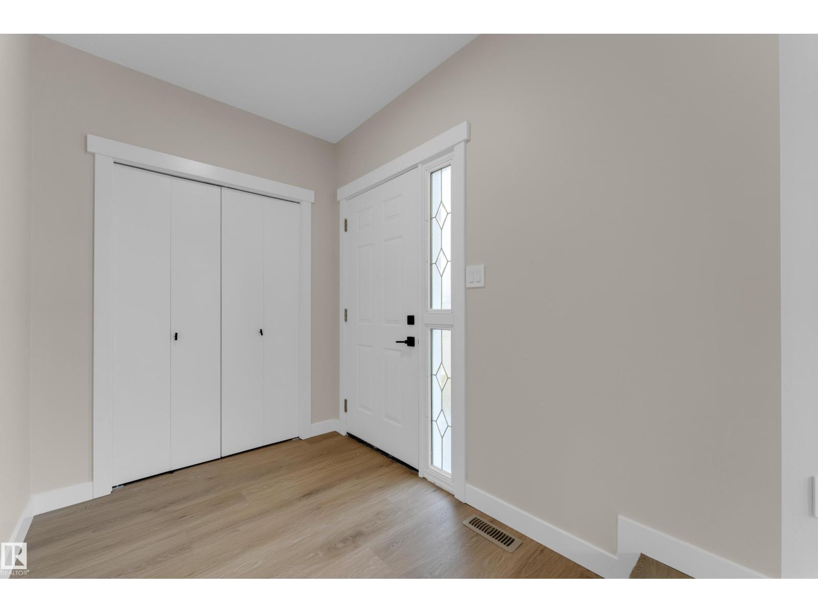 3527 44a Av Nw Property Photo 3