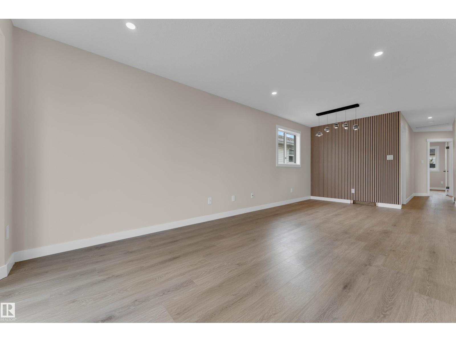 3527 44a Av Nw Property Photo 5