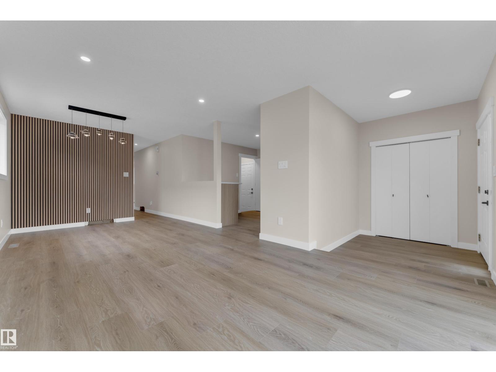 3527 44a Av Nw Property Photo 6