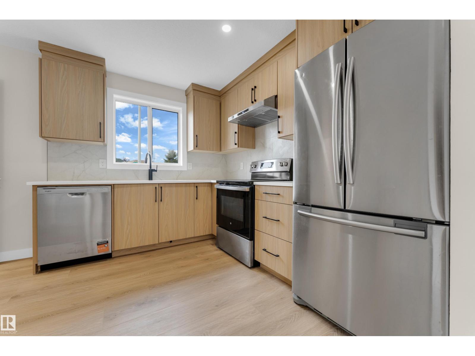 3527 44a Av Nw Property Photo 9