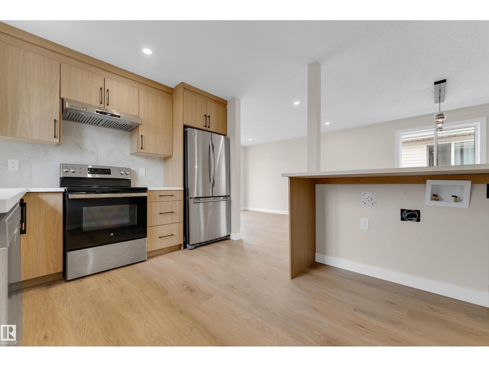 3527 44a Av Nw Property Photo 10