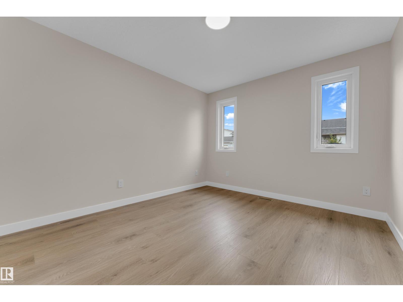 3527 44a Av Nw Property Photo 16