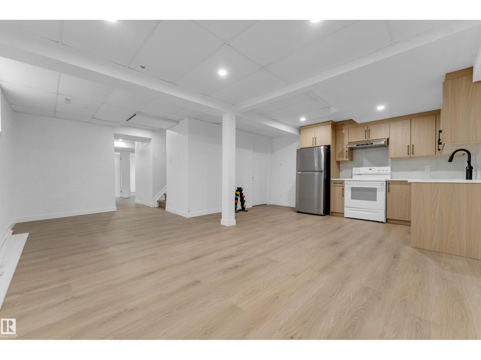 3527 44a Av Nw Property Photo 20