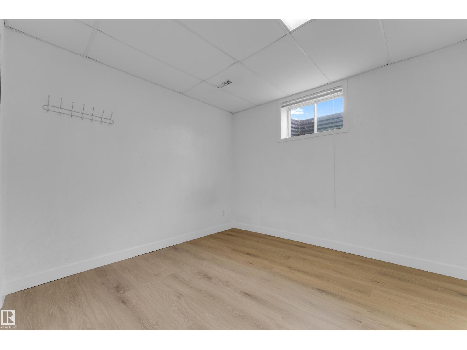 3527 44a Av Nw Property Photo 25