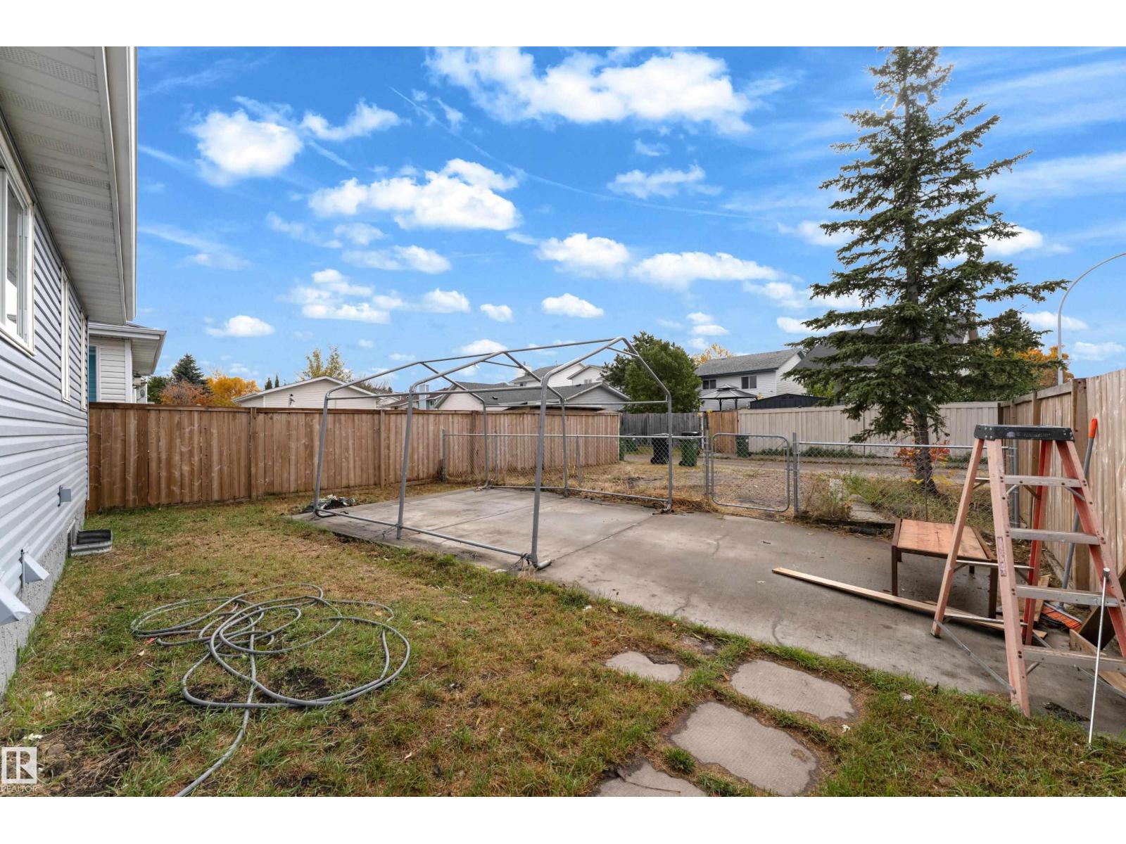 3527 44a Av Nw Property Photo 27