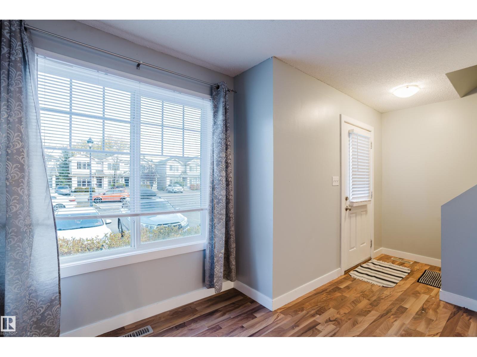 #30 6032 38 Av Nw Property Photo 4