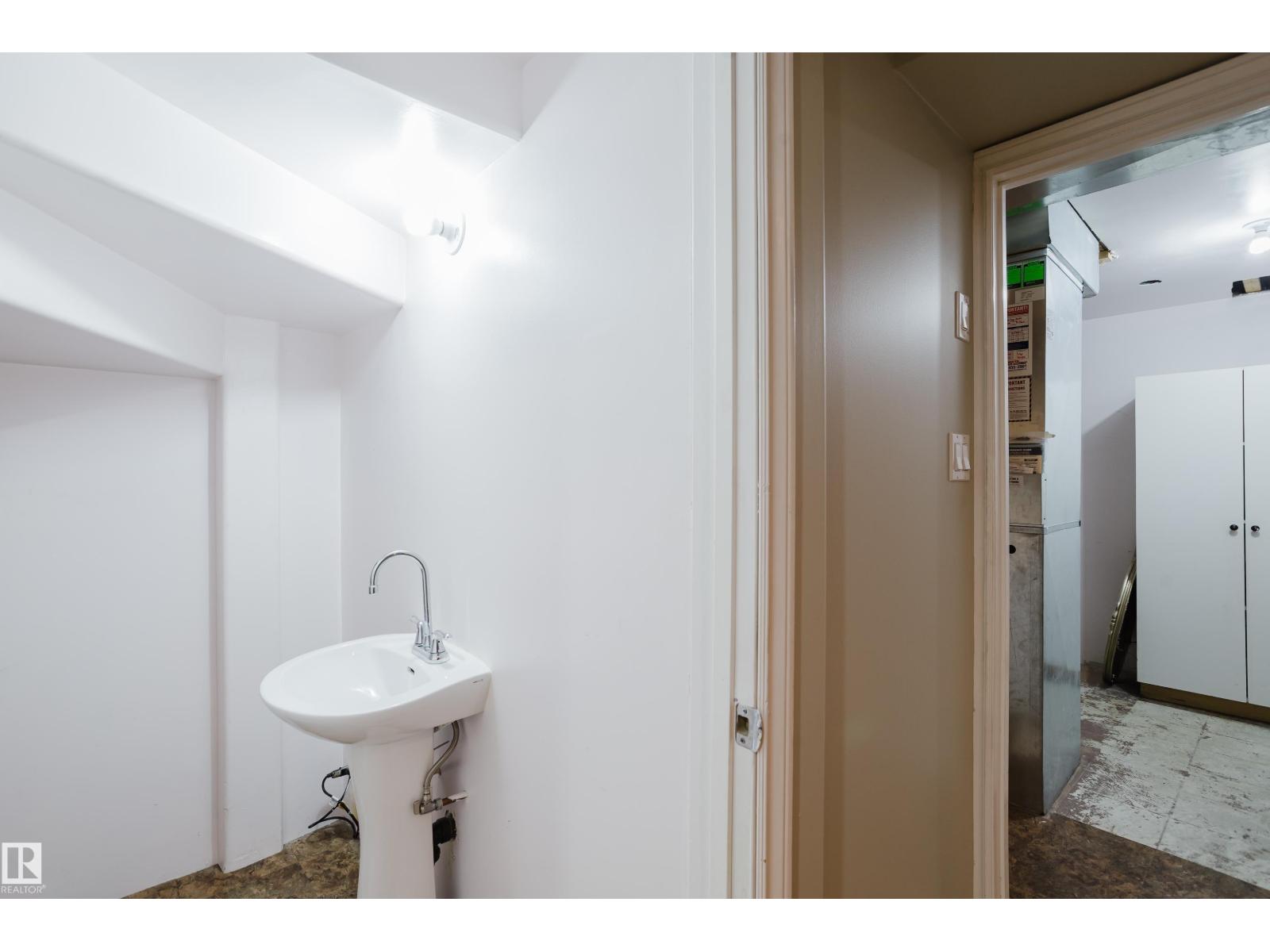 #30 6032 38 Av Nw Property Photo 47