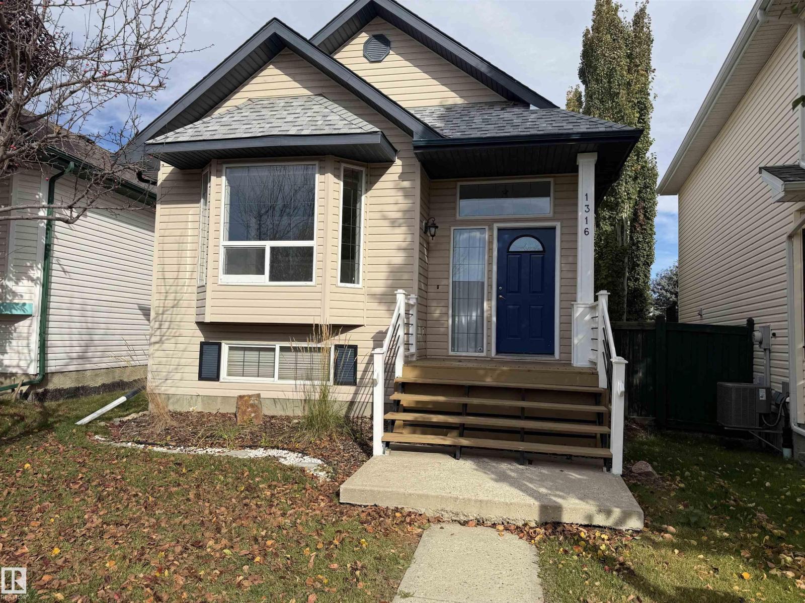1316 GRANT WY NW Property Photo 1