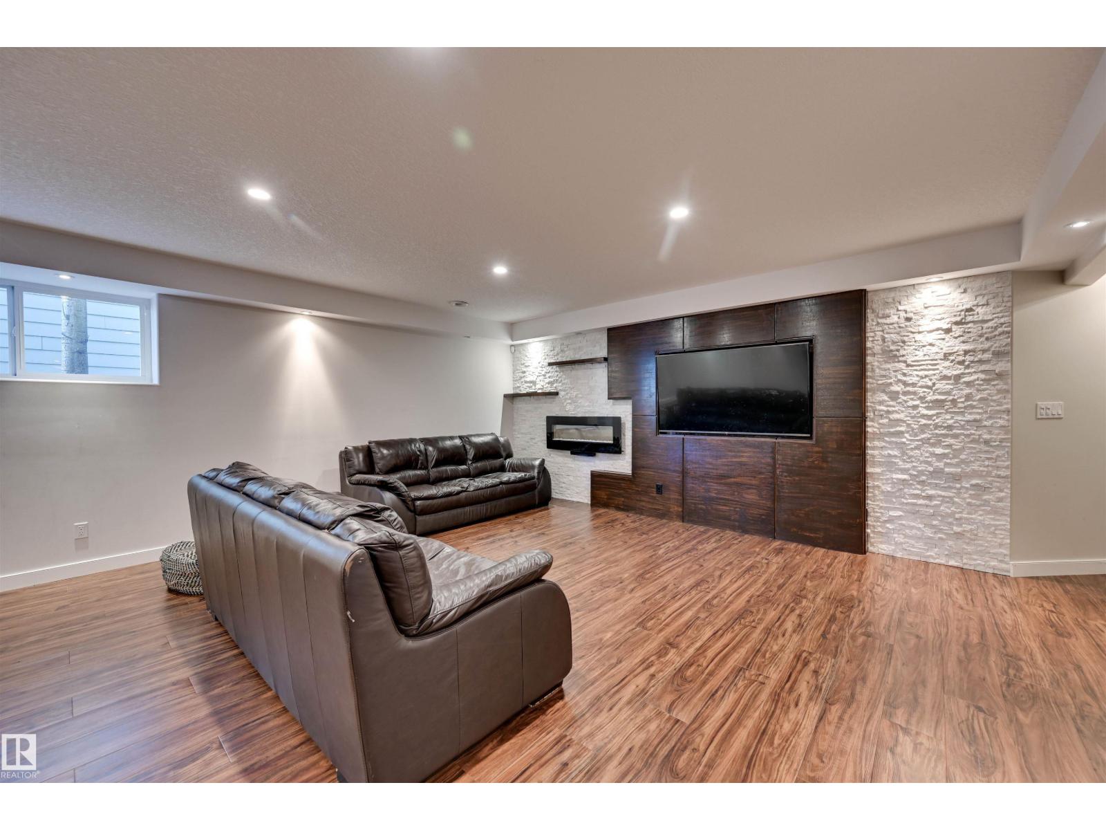 2327 Frezenberg Av Nw Property Photo 42