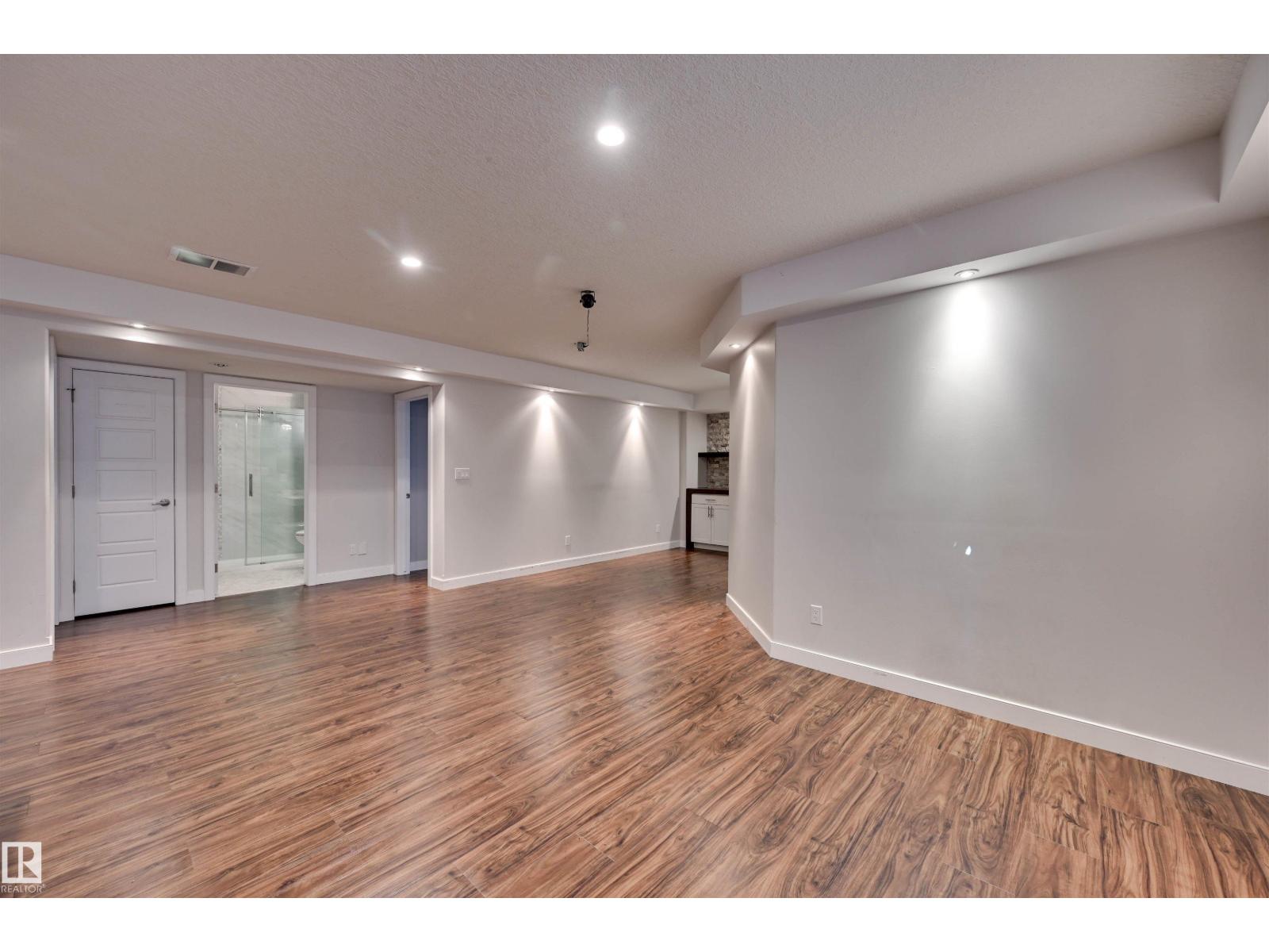 2327 Frezenberg Av Nw Property Photo 45