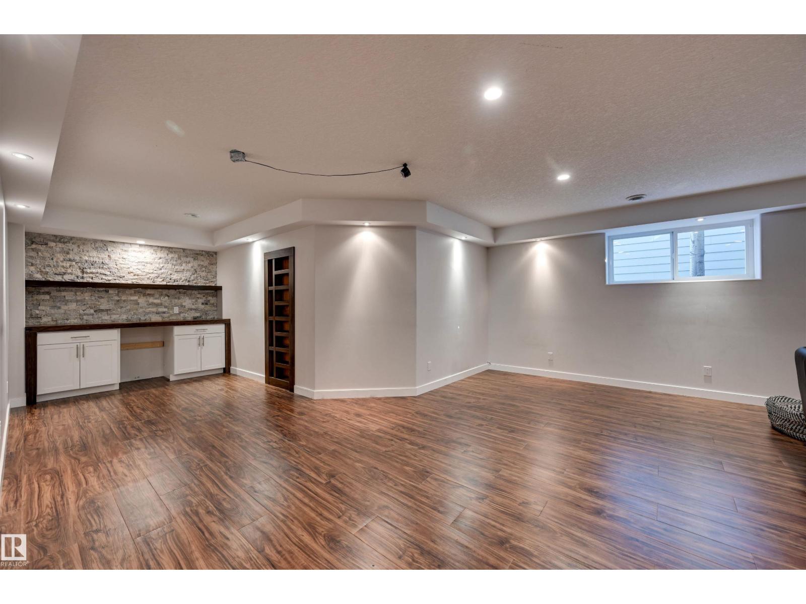 2327 Frezenberg Av Nw Property Photo 46