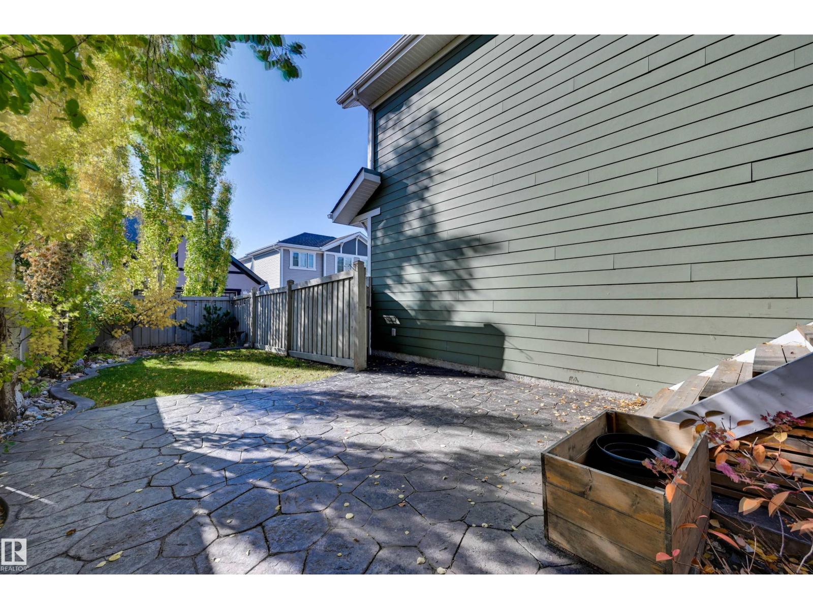 2327 Frezenberg Av Nw Property Photo 58