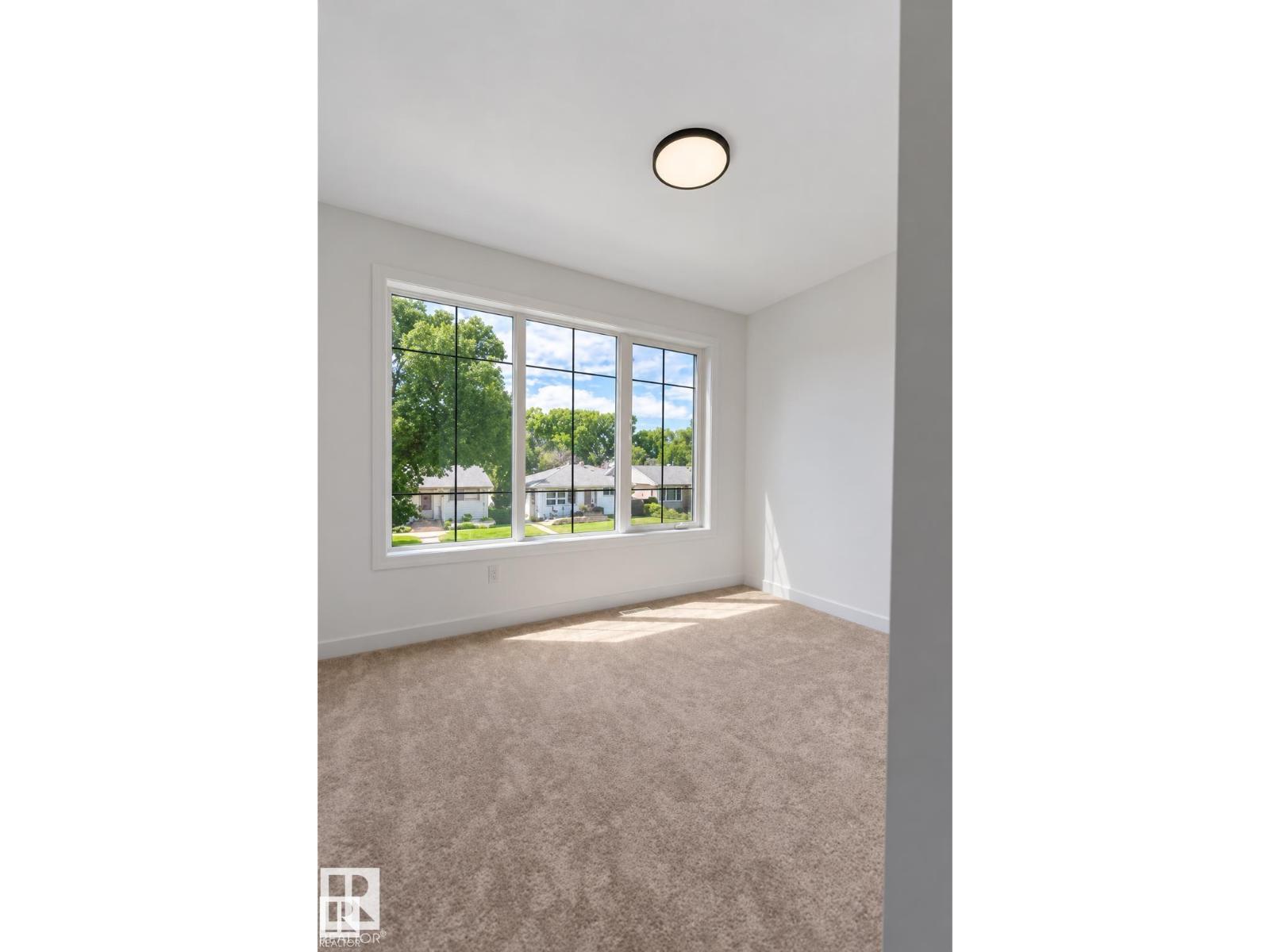 11121 51 St Nw Property Photo 15