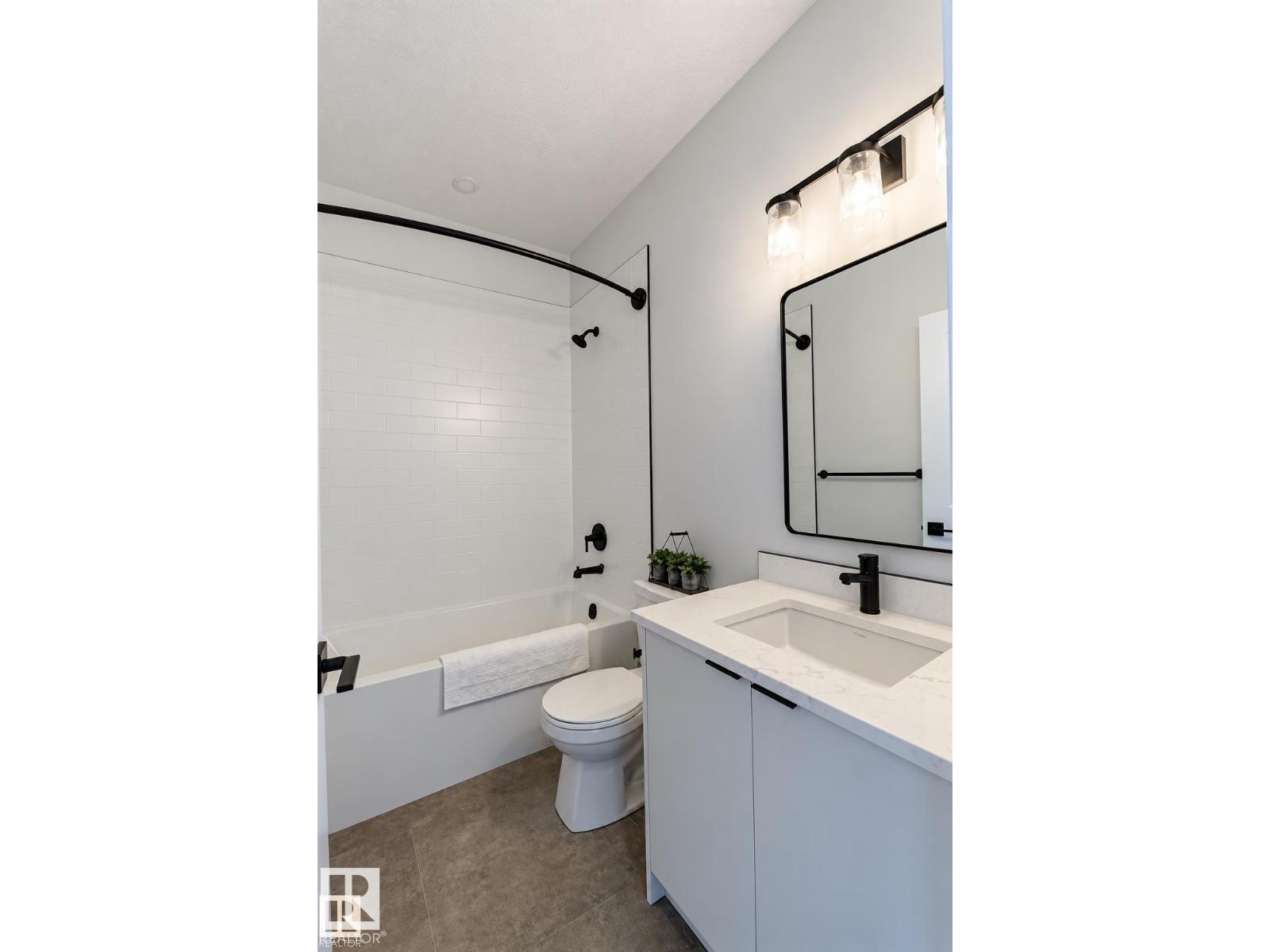 11121 51 St Nw Property Photo 18
