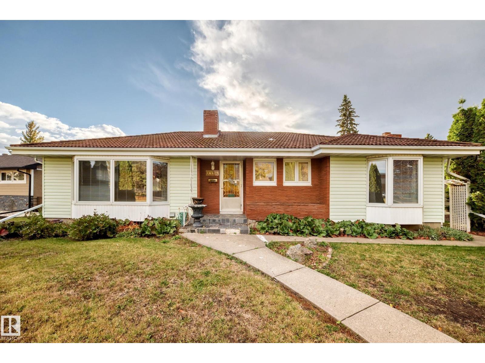 14423 96 Av Nw Property Photo 1