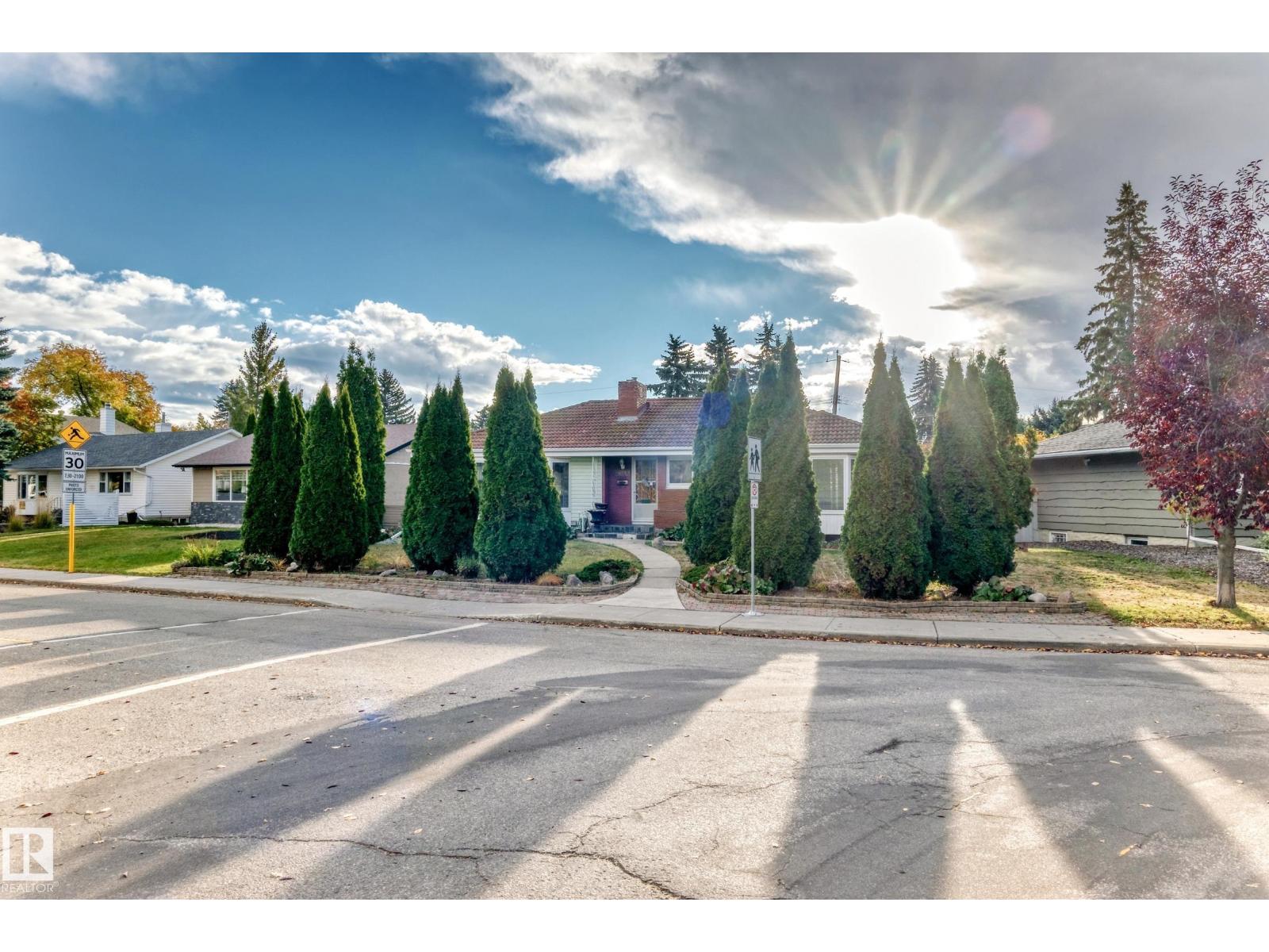 14423 96 Av Nw Property Photo 2