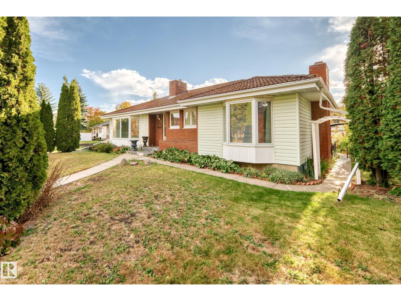 14423 96 Av Nw Property Photo 3