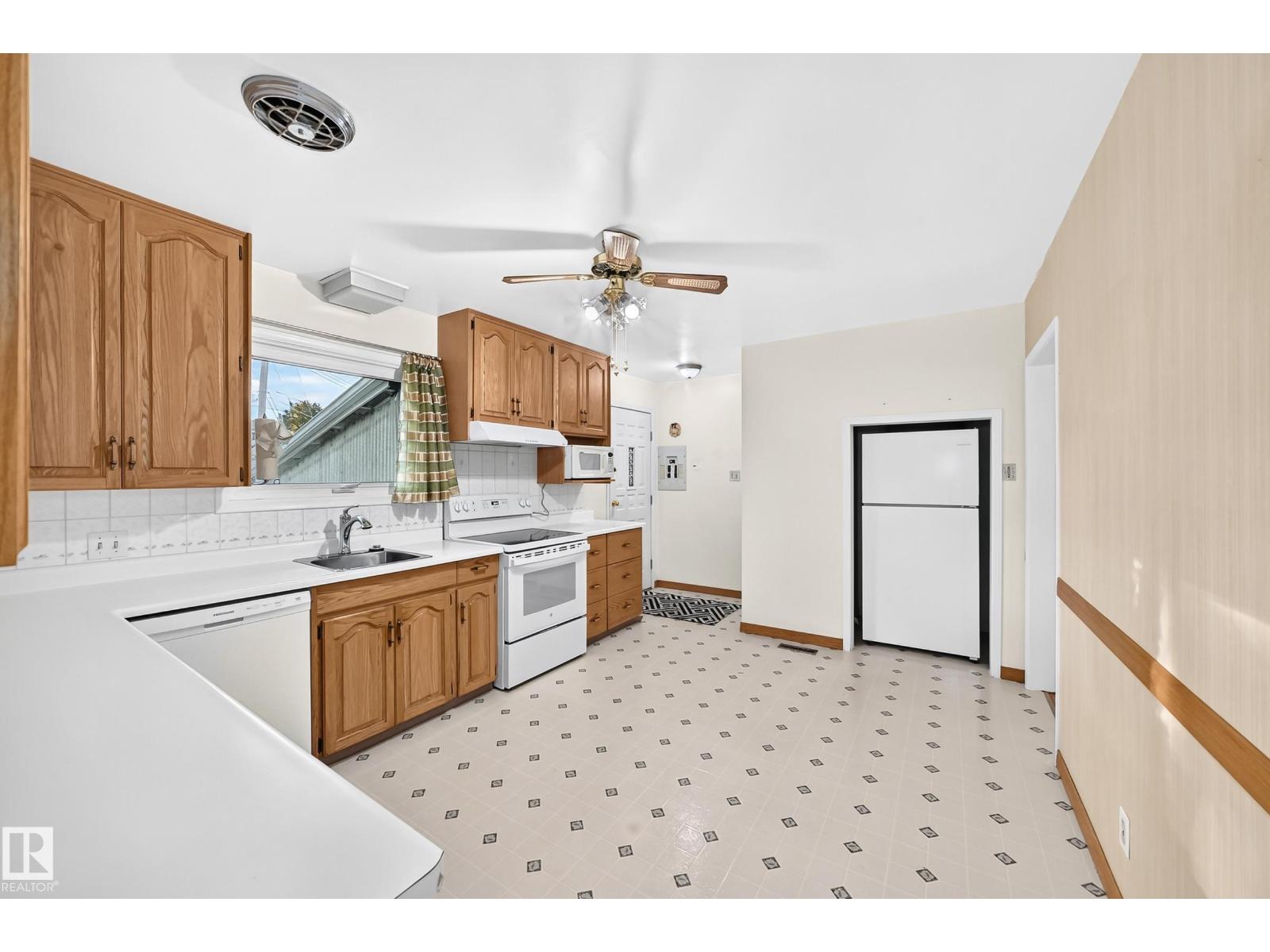 14423 96 Av Nw Property Photo 6