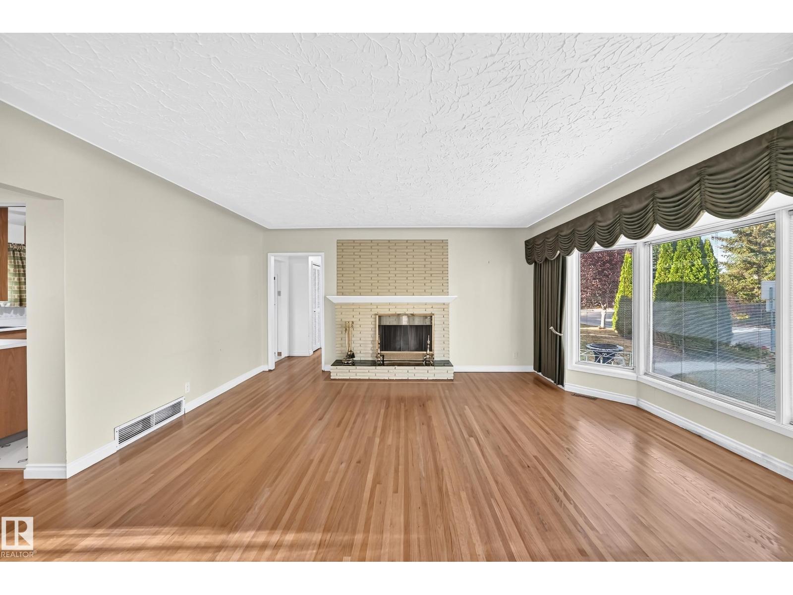 14423 96 Av Nw Property Photo 14